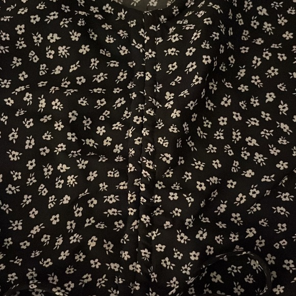 NWT H&M Drawstring Detail Chiffon Blouse 🕸️ - Picture 11 of 13